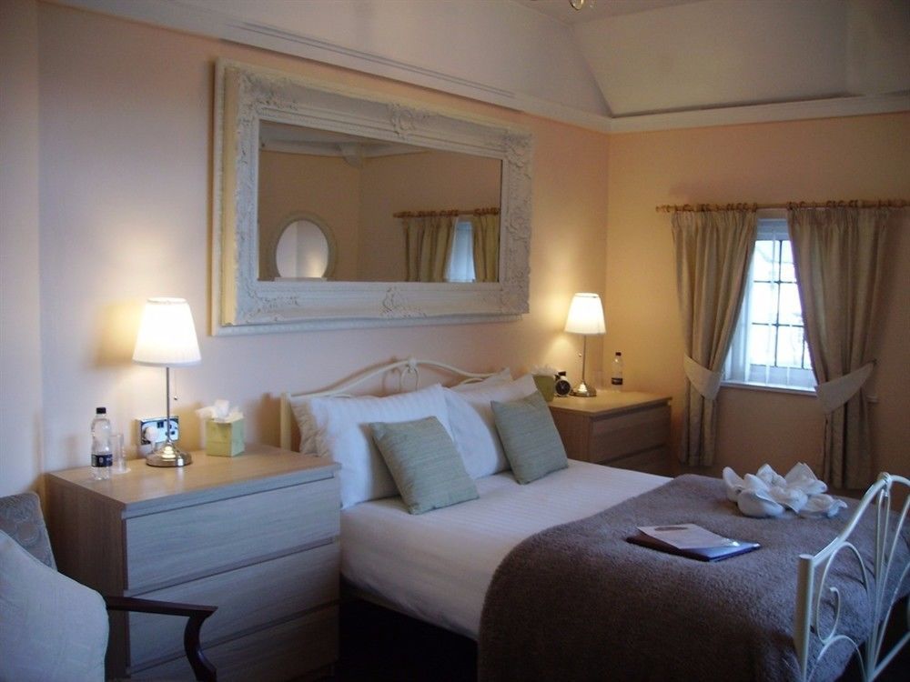 The Arms Hotel 3*